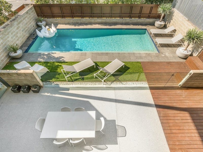 Fully furnished house available 3,6 26