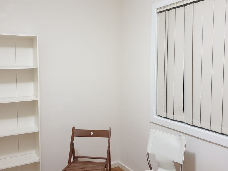 4 Bedroom House Furnished. Direct 12