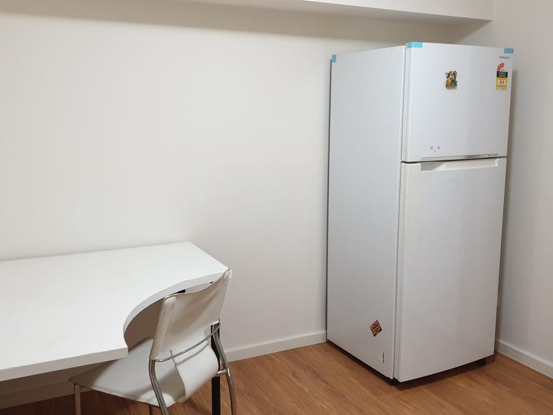 4 Bedroom House Furnished. Direct 13