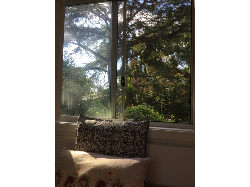 4 Bedroom House Furnished. Direct 15