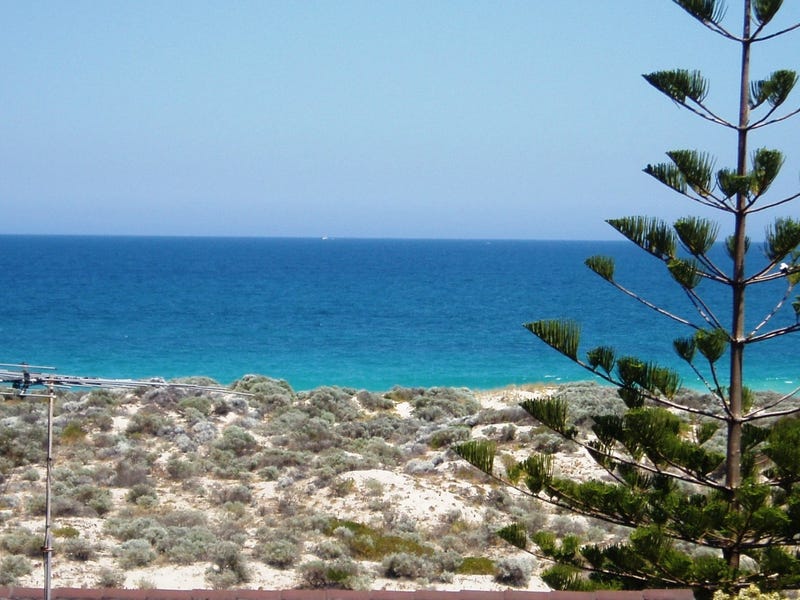 ABSOLUTE OCEAN FRONT SCARBOROUGH SECLUDED LOCATION.