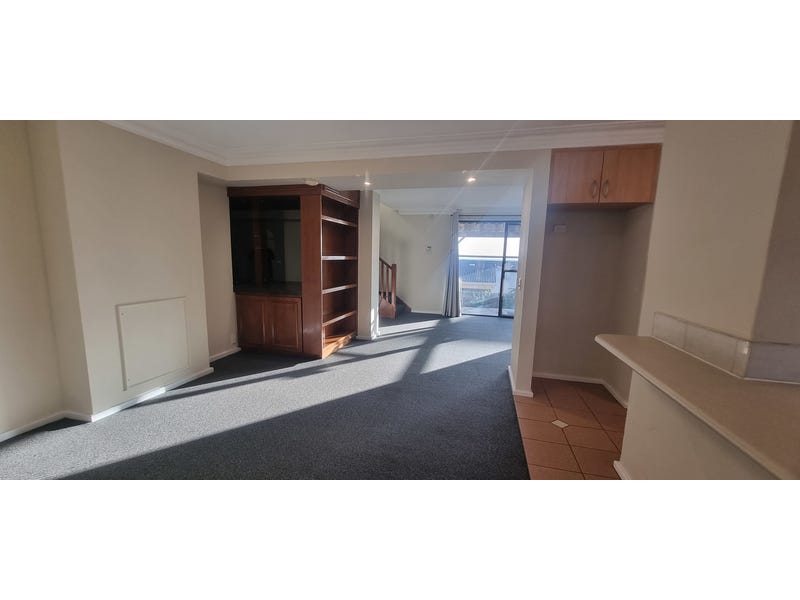 ABSOLUTE OCEAN FRONT SCARBOROUGH SECLUDED 7