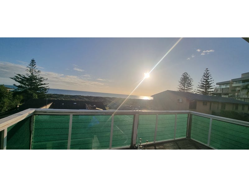 ABSOLUTE OCEAN FRONT SCARBOROUGH SECLUDED 15