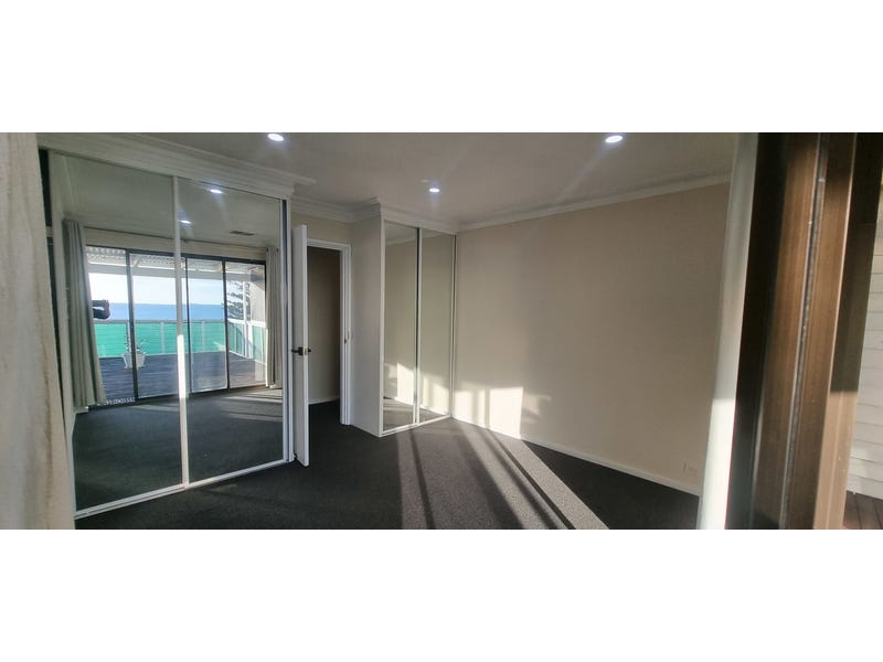 ABSOLUTE OCEAN FRONT SCARBOROUGH SECLUDED 17