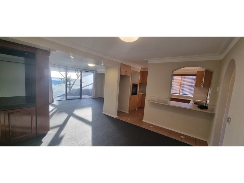 ABSOLUTE OCEAN FRONT SCARBOROUGH SECLUDED 19