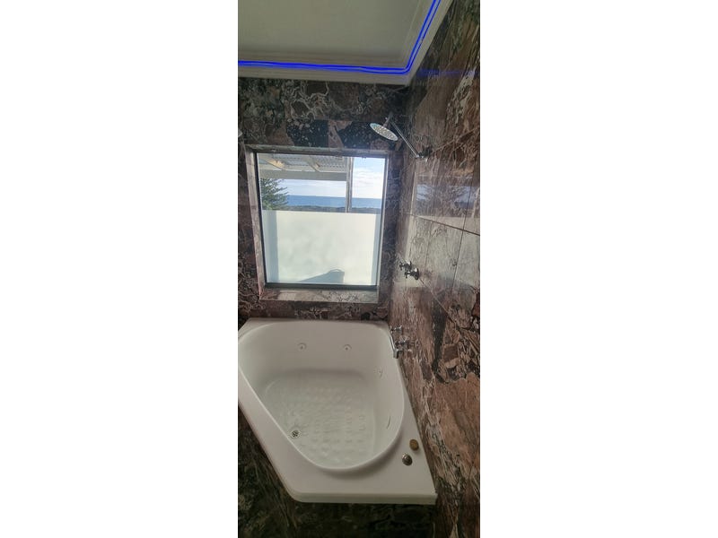 ABSOLUTE OCEAN FRONT SCARBOROUGH SECLUDED 24