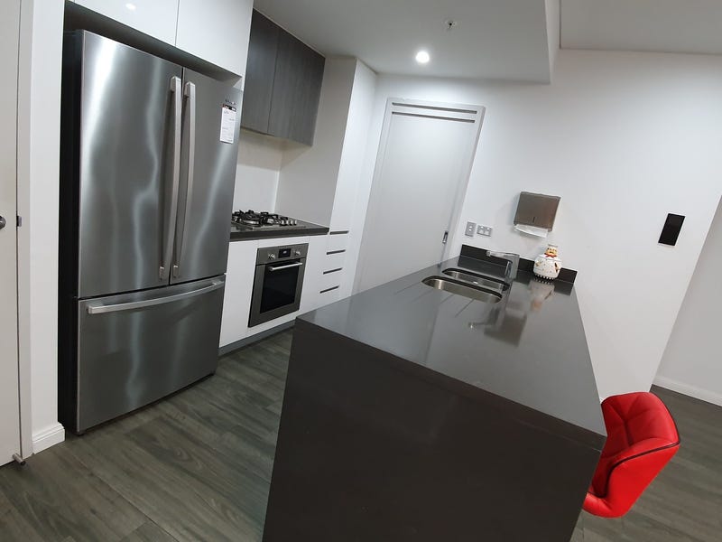 FULL FURNISHED 2 BED, 2 5