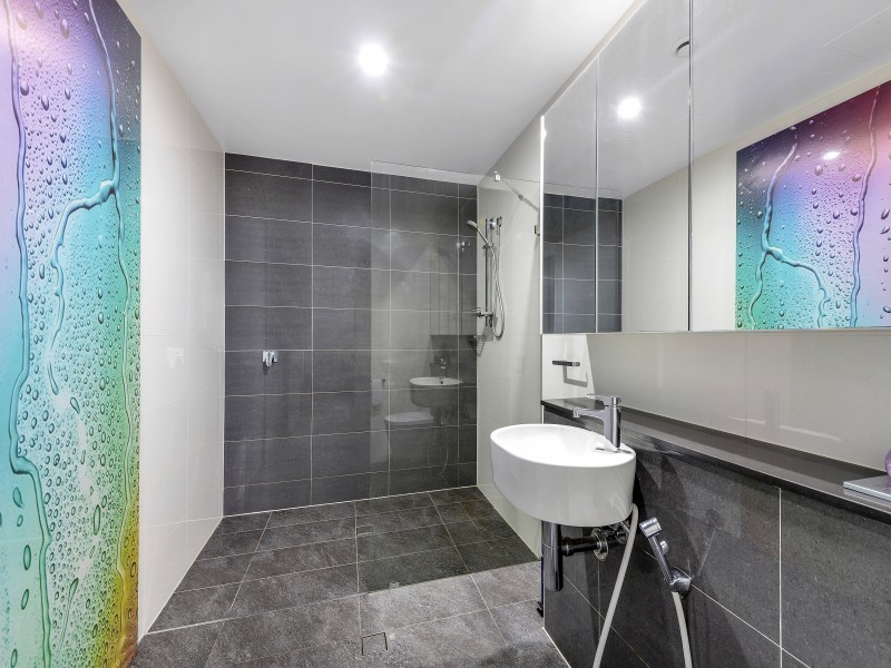 FULL FURNISHED 2 BED, 2 14