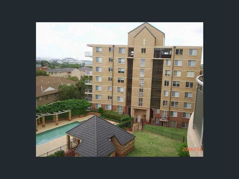 FOR RENT: Newly renovated 2bdr apartment close to amenities