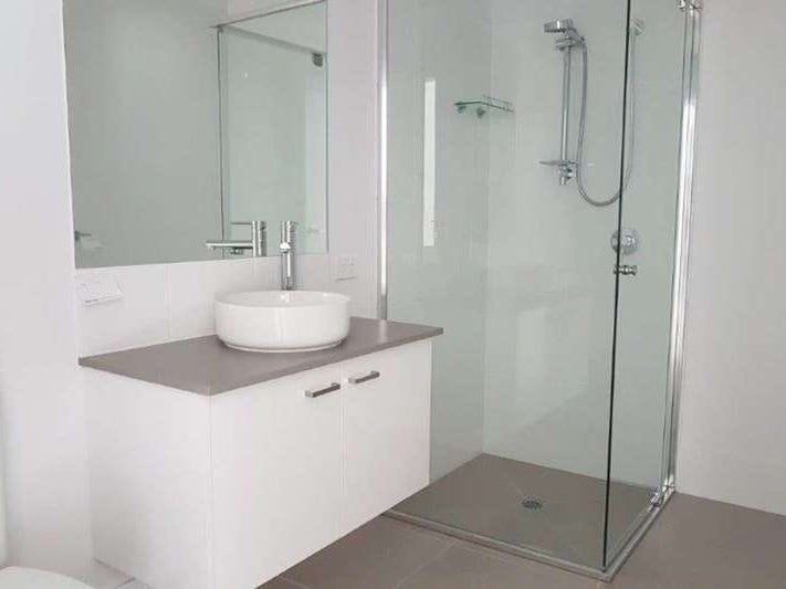 Modern 2 Bd Duplex in 3