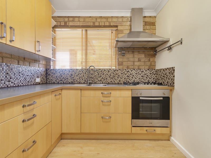 4 bedroom with updated kitchen 23