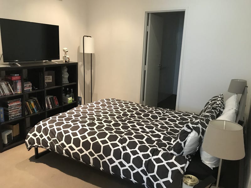 Newly Updated Apartment with Parking 4