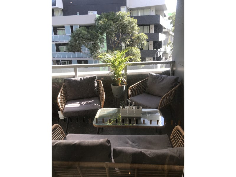 Newly Updated Apartment with Parking 8