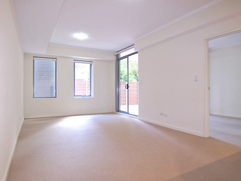 Executive Apartment with Private Courtyard! 3