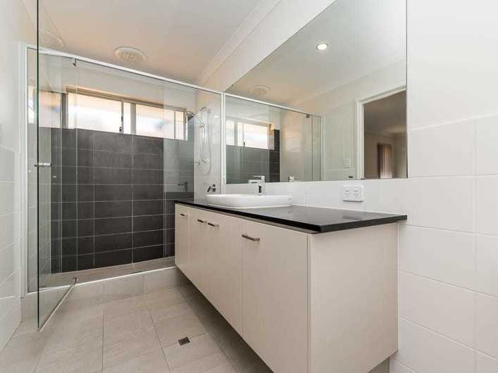 Modern home in a great 8