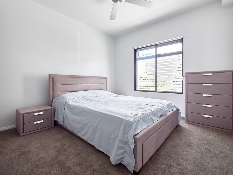 FULL FURNISHED 2 BED 2 2