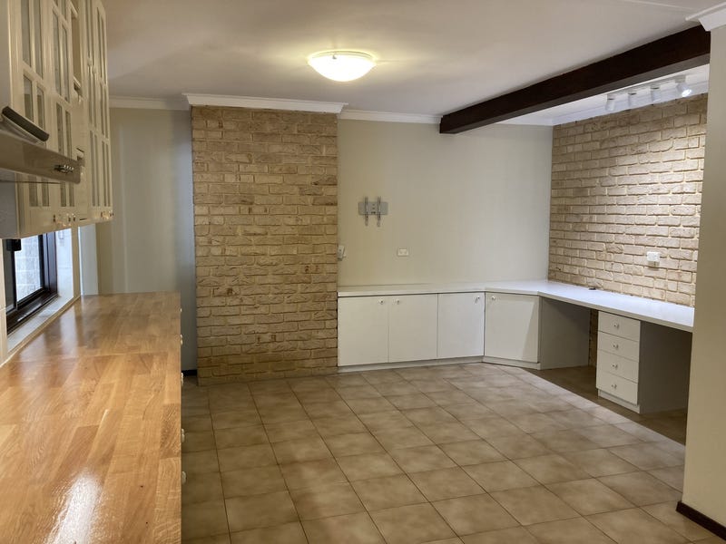 Huge Parkside Family Home with 3