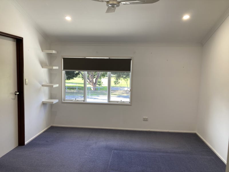 Huge Parkside Family Home with 8