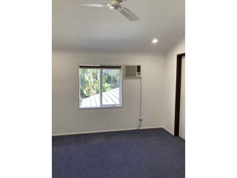 Huge Parkside Family Home with 9
