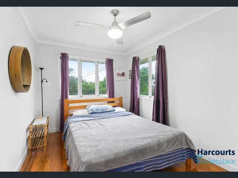 Quiet 3 Bedroom Home with 5