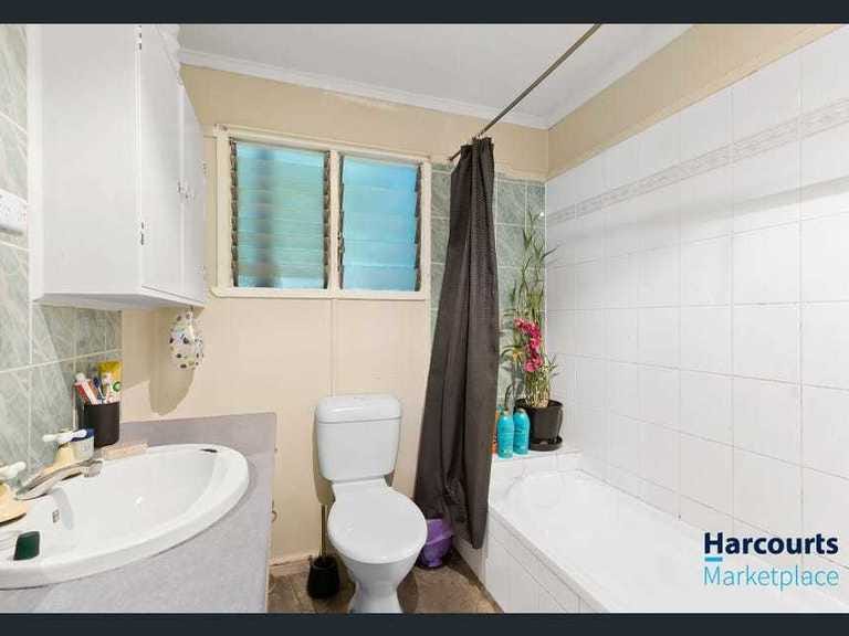 Quiet 3 Bedroom Home with 6