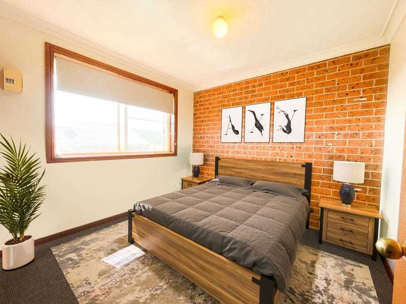 CENTRALLY LOCATED BOWRAL TOWNHOUSE 4