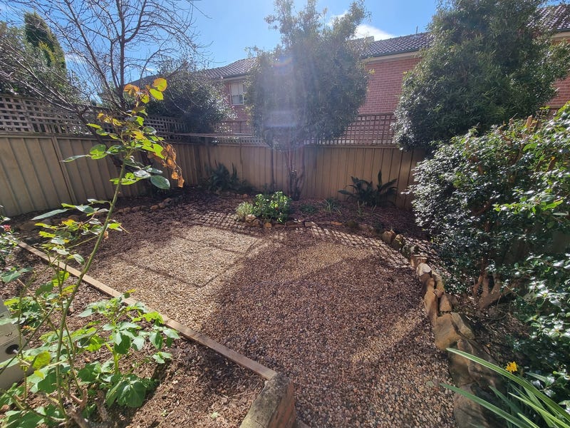 CENTRALLY LOCATED BOWRAL TOWNHOUSE 6