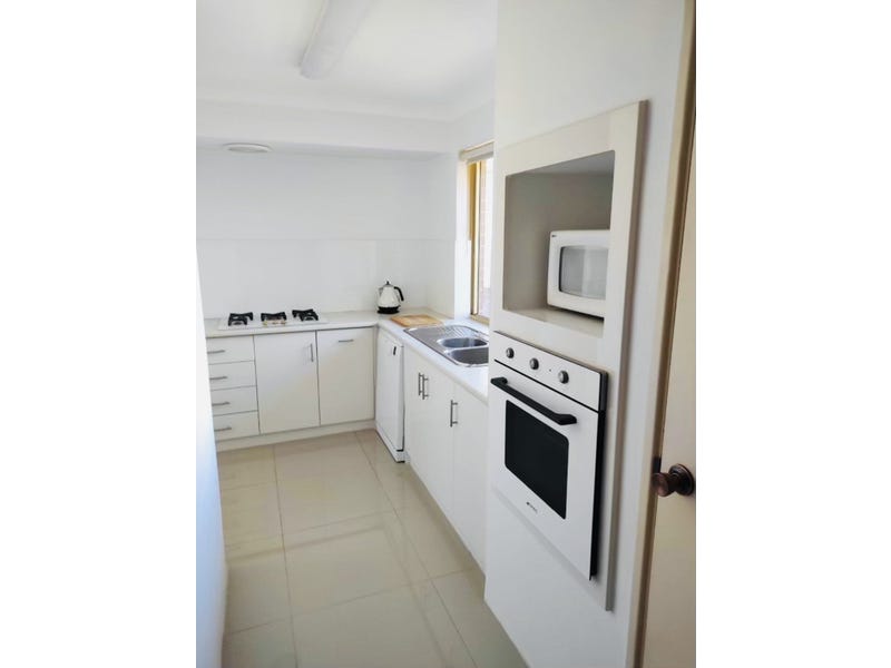 Quiet 3×1 Villa in Dianella 3