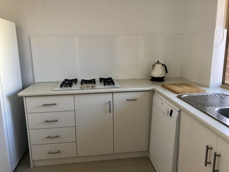 Quiet 3×1 Villa in Dianella 5