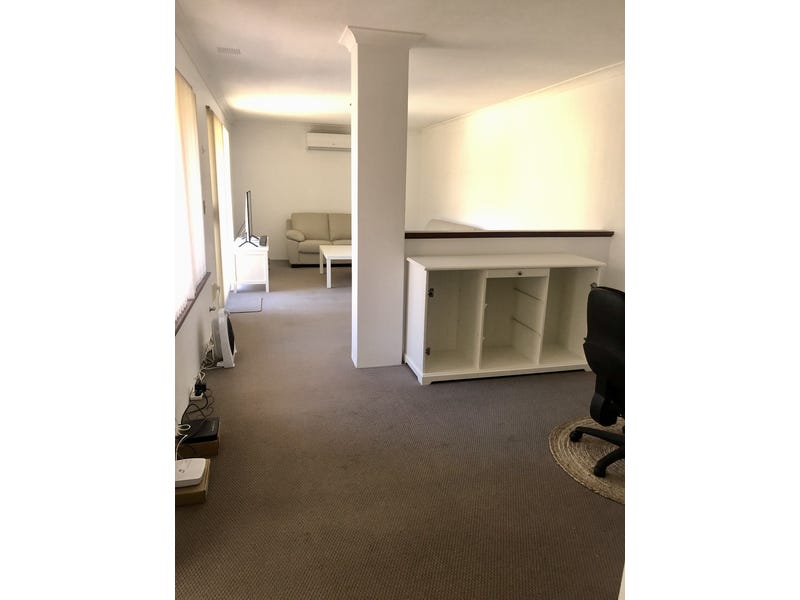 Quiet 3×1 Villa in Dianella 6