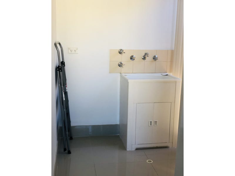 Quiet 3×1 Villa in Dianella 9