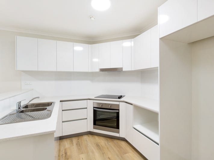 Recently Renovated 2-Bed Apt in 5