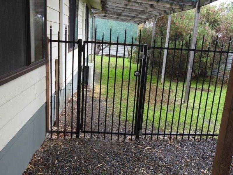 Carrickalinga House for rent $320pw 12
