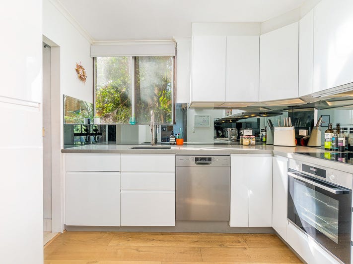 PET FRIENDLY – Location, Location 2