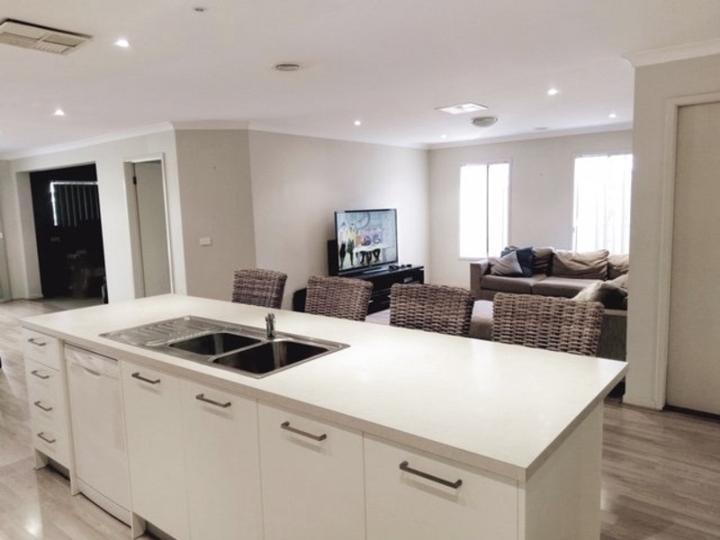 Luxurious 4 Bedroom Large Family 7