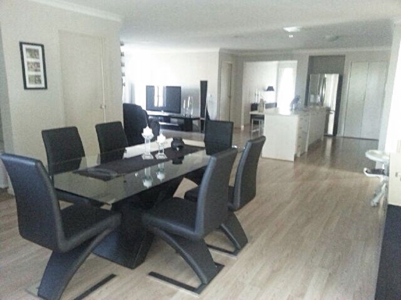 Luxurious 4 Bedroom Large Family 8