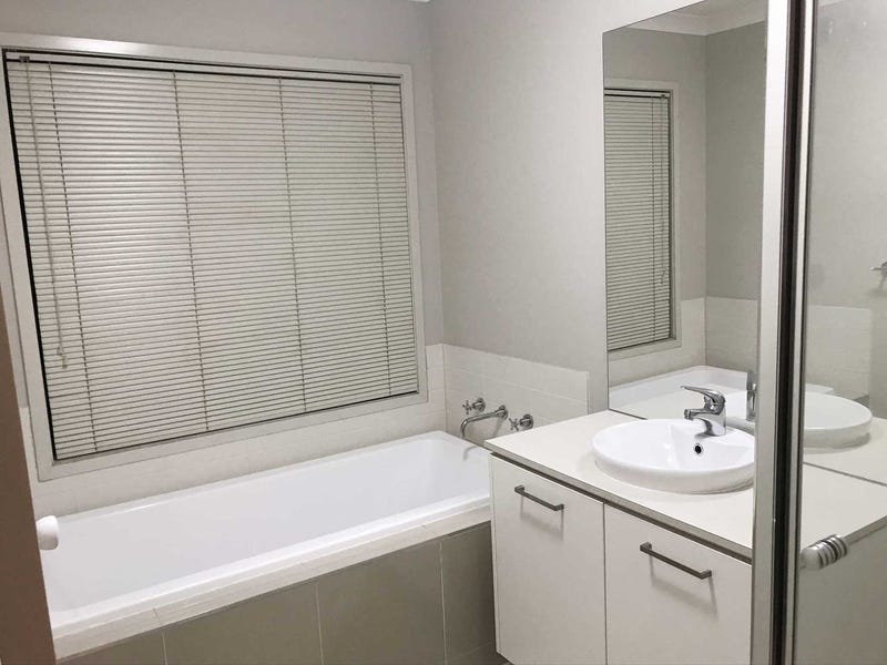 Luxurious 4 Bedroom Large Family 17