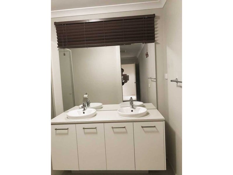 Luxurious 4 Bedroom Large Family 19