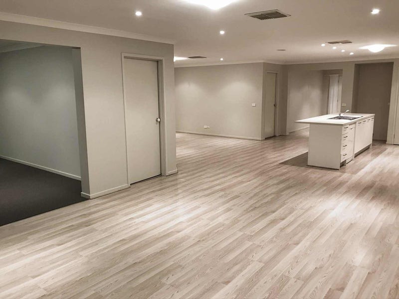Luxurious 4 Bedroom Large Family 24