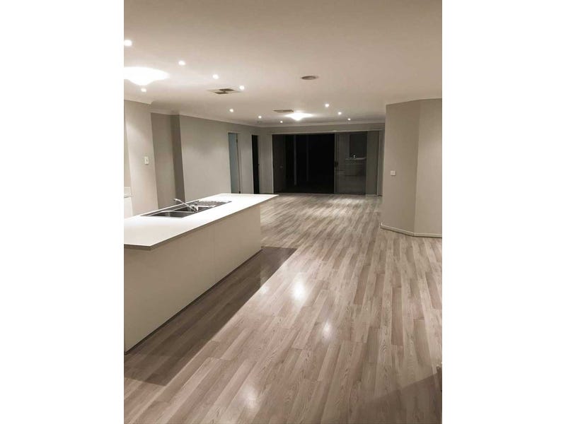 Luxurious 4 Bedroom Large Family 26