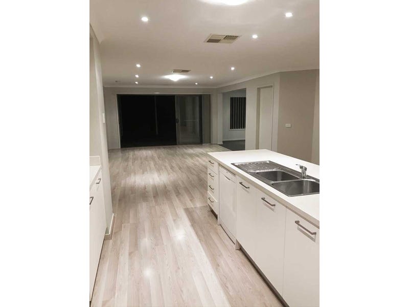Luxurious 4 Bedroom Large Family 27