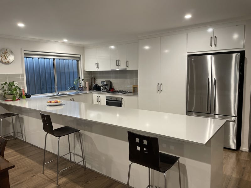 Ideal Park frontage location, overlooking 2