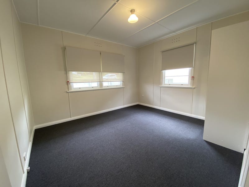 Neat and tidy older home 4