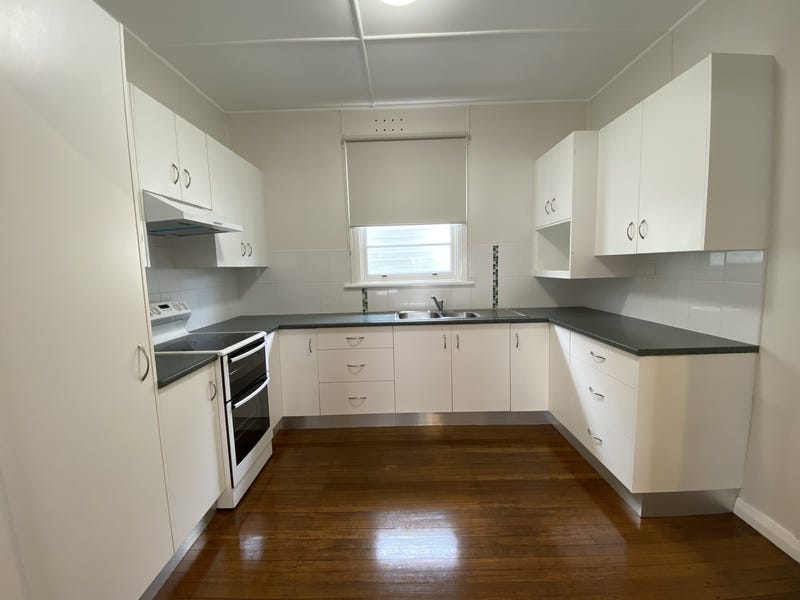 Neat and tidy older home 7