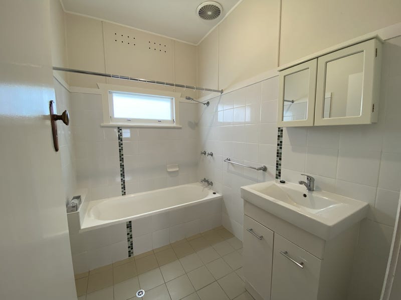 Neat and tidy older home 9