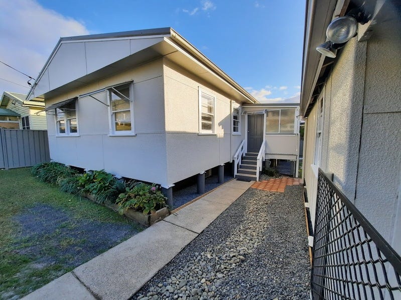 Neat and tidy older home 11