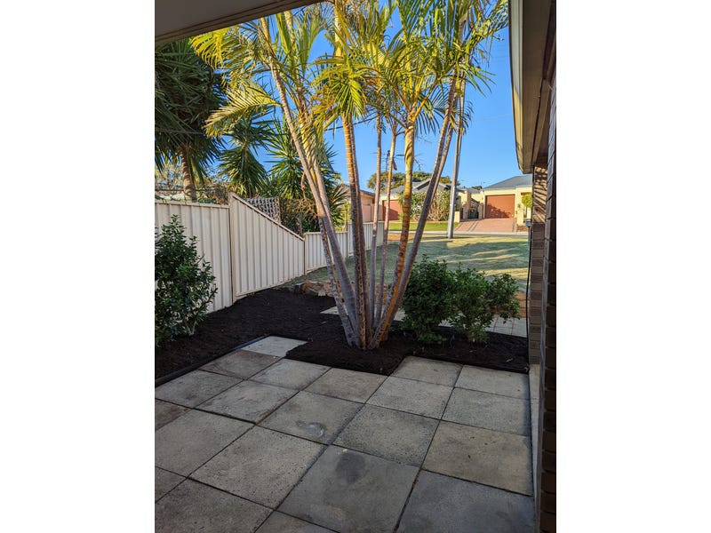 Huge yard, pet friendly, short 8
