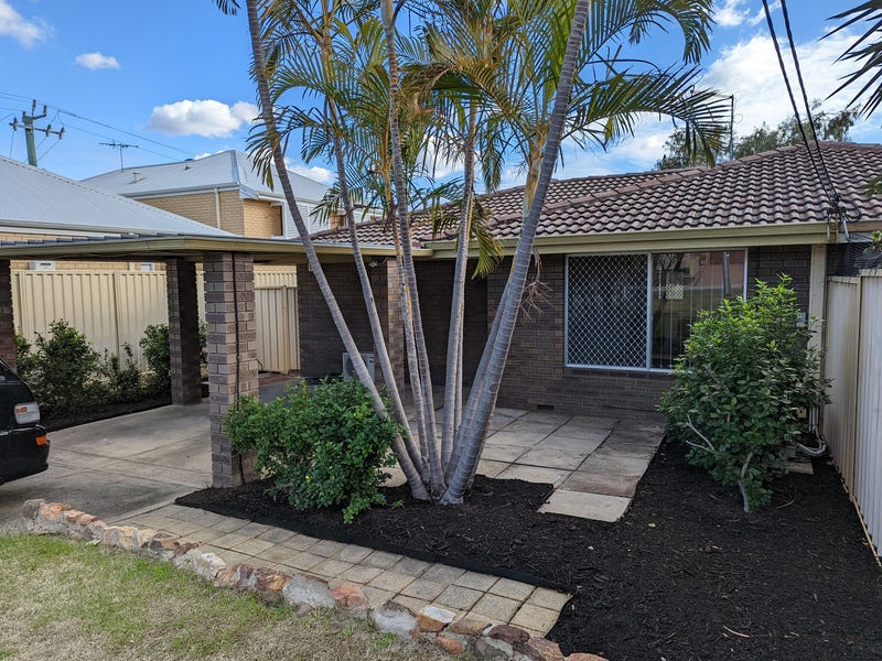 Huge yard, pet friendly, short 9
