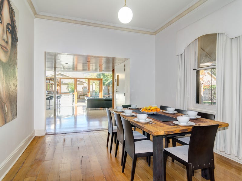 This 3 Bedroom character home 9