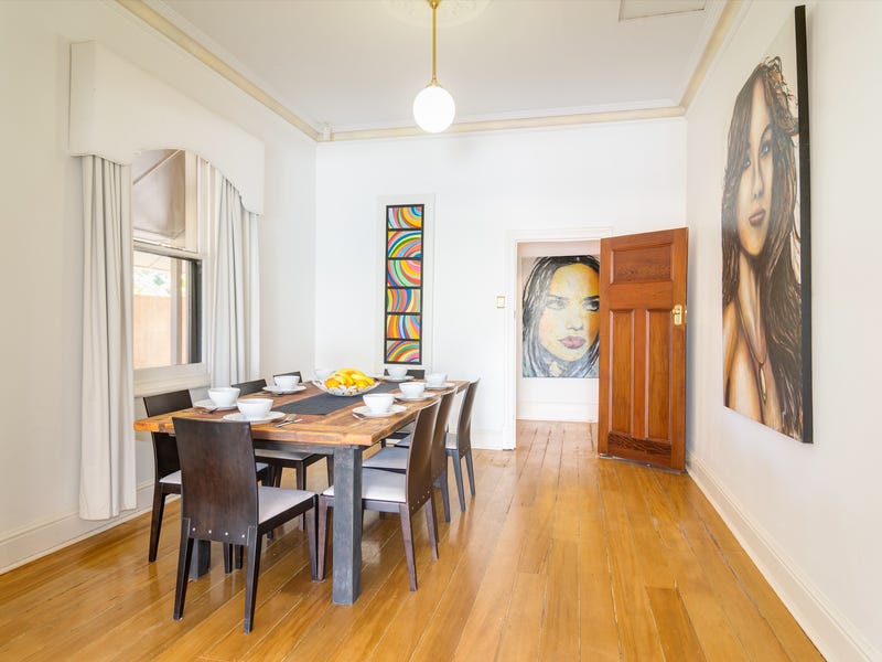 This 3 Bedroom character home 10